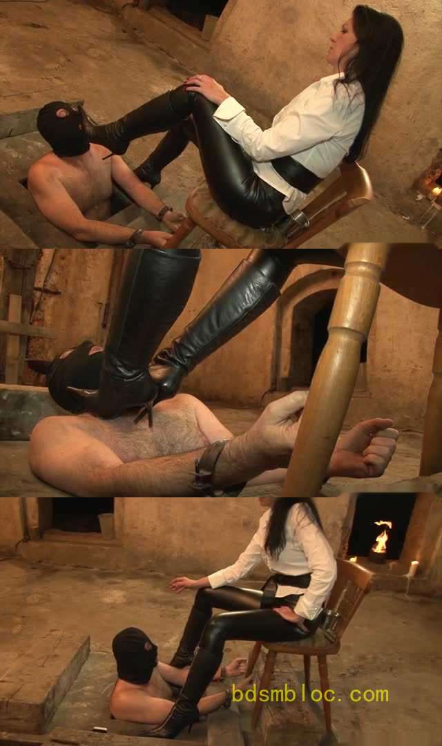 【欧美女王】Mistress Maria气质 锁住半个身强迫舔长靴，吃烟灰 踩手 喉咙