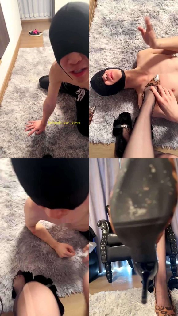 【素人饮水机】约调黑丝美女小主 严厉恋足调教