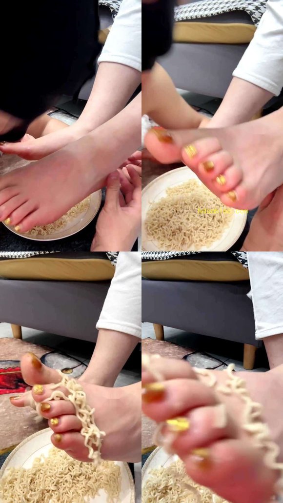 【薇薇S】听话的狗狗妈妈才用脚喂他