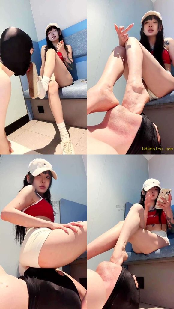 【安晴】深喉专场 调教恋足狗 白袜除臭裸足无限深喉插出血
