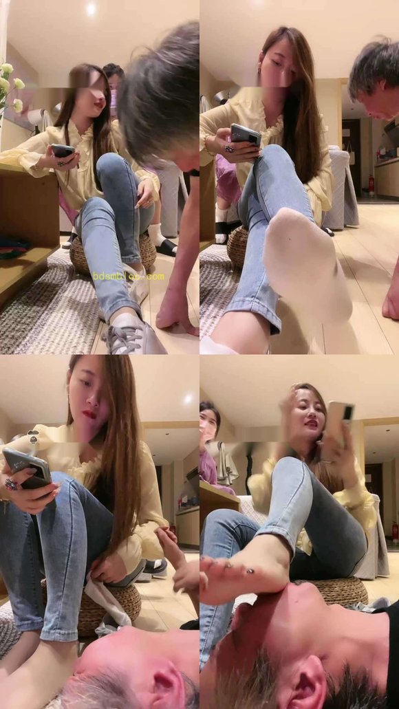 【一嬛女王】当着素人的面羞辱老狗